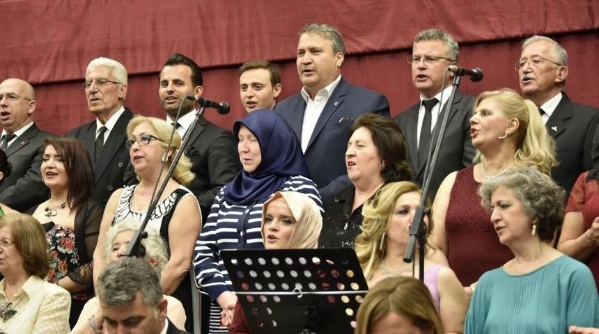 Bahar Konseri İzleyenleri Mest Etti