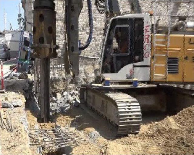 Demircan'dan Taksim Meydanı'ndaki Cami Şantiyesinde Inceleme