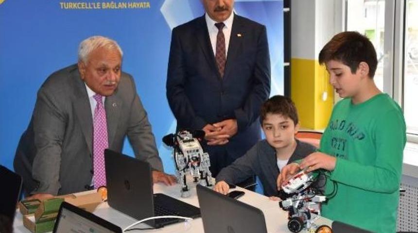 'zeka K&uuml;p&uuml;' Projesiyle &Ouml;zel Yetenekli &Ouml;ğrencilere Destek