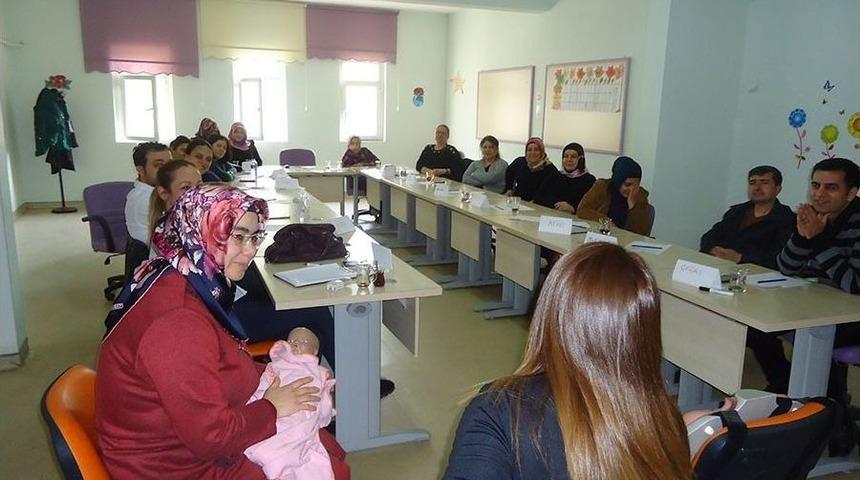 Osmaniye&rsquo;de Sağlık &Ccedil;alışanları &lsquo;anne S&uuml;t&uuml;n&uuml;n Teşviki&rsquo; Konusunda Eğitildi