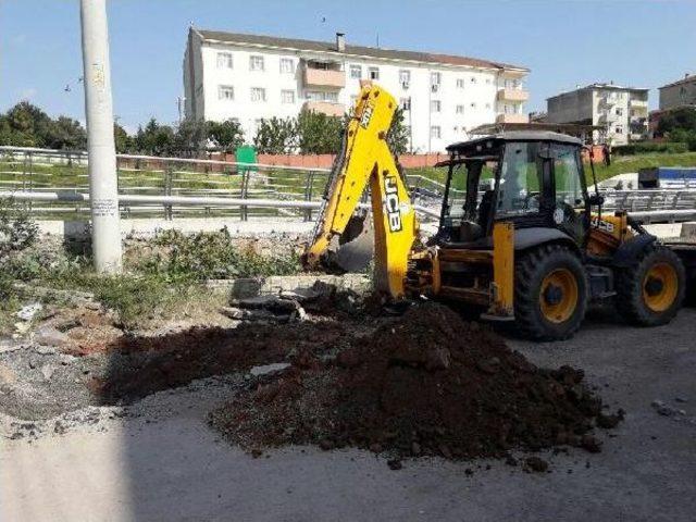 Nato Hattından Sızan Yakıt Dereye Aktı 2