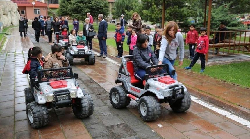 Melikgazi Trafik Eğitim Parkında &Ccedil;ocuklara Eğitim Verildi