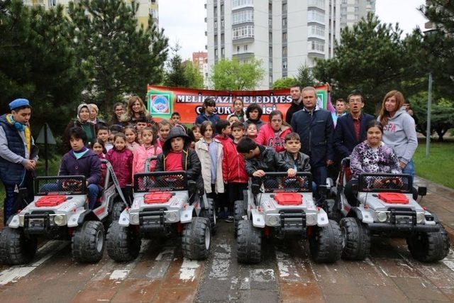 Melikgazi Trafik Eğitim Parkında Çocuklara Eğitim Verildi