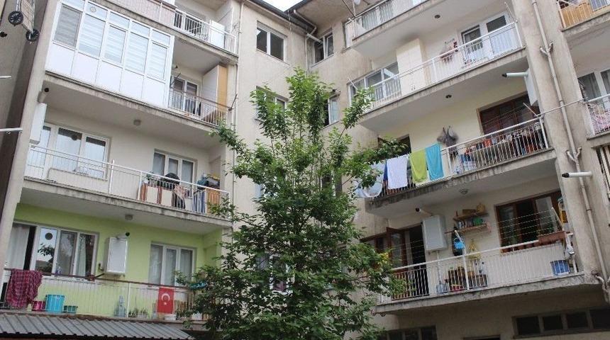 Firari Fet&ouml; Sanığı Polisten Ka&ccedil;arken Balkondan D&uuml;şerek &Ouml;ld&uuml;