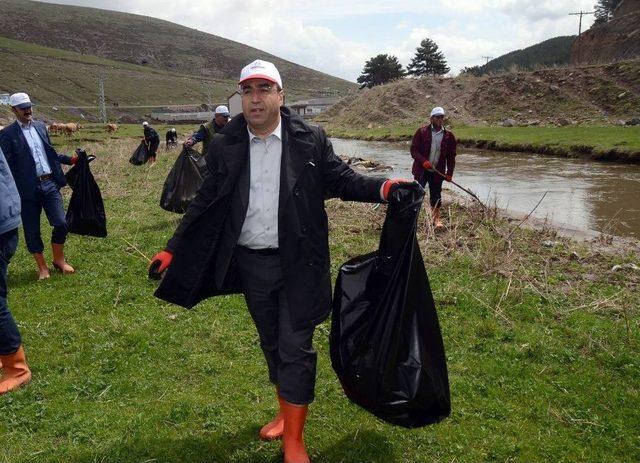 Sarıkamış’ta “şehitler Diyarını Temiz Tutalım” Temizlik Kampanyası