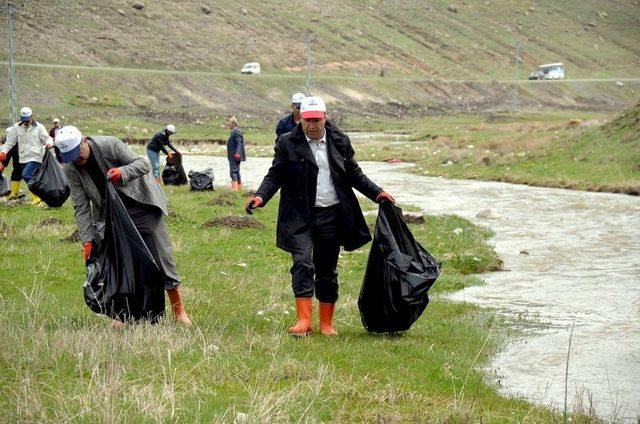 Sarıkamış’ta “şehitler Diyarını Temiz Tutalım” Temizlik Kampanyası