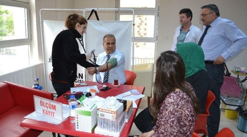 Aile Ve Sosyal Politikalar İl M&uuml;d&uuml;rl&uuml;ğ&uuml; Personelinden Kan Bağışı