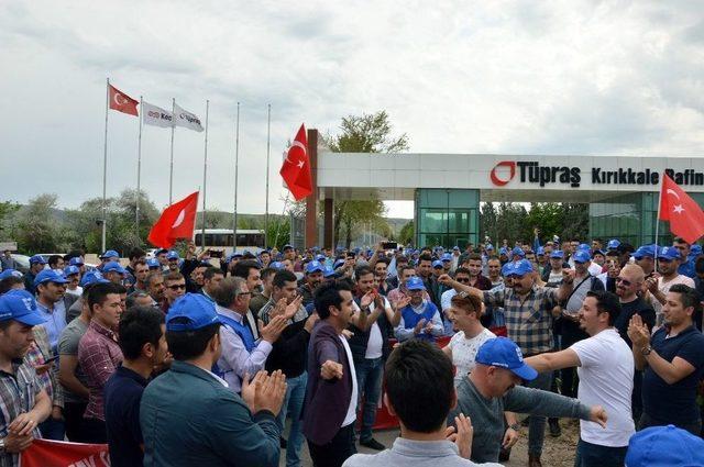 Petrol-iş Üyeleri İş Bıraktı 1