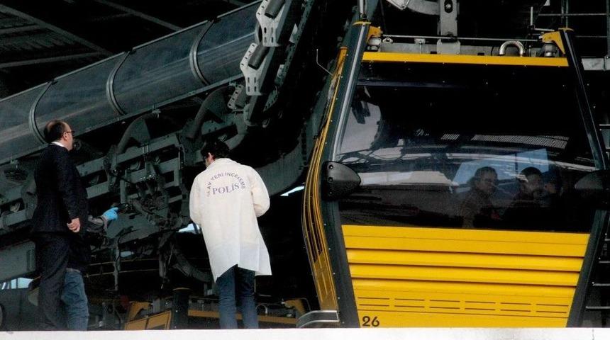 İstasyonda Bakım Yapan Yabancı Uyruklu M&uuml;hendise Teleferik &Ccedil;arptı