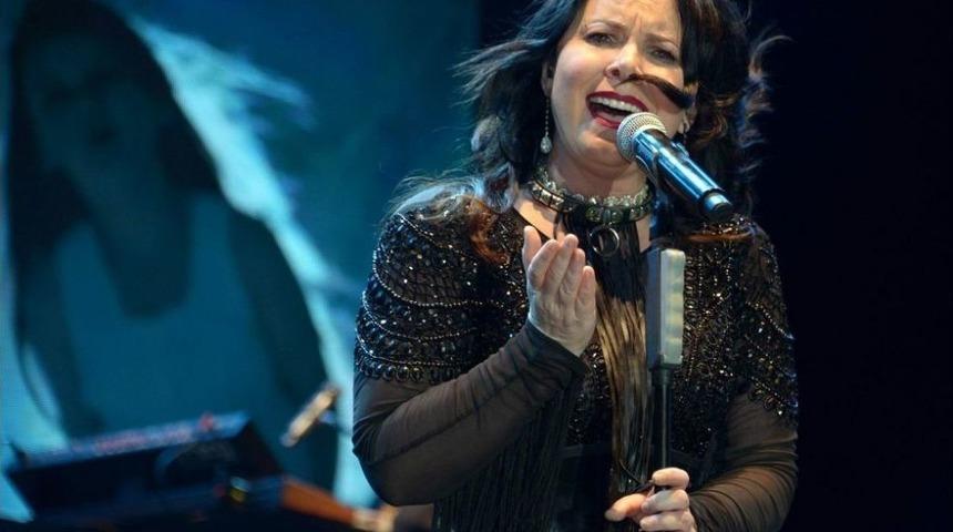 Sel&ccedil;uk&rsquo;ta Şebnem Ferah R&uuml;zgarı Esti