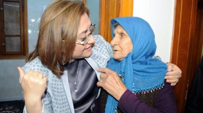 Huzurevinde Kalmak Istemeyen Yaşlı Kadın Eve Yerleştirildi