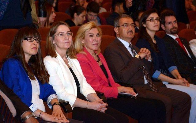 5. Dilek Sabancı Tiyatro Festivali ‘vanya Dayı’ İle Başladı