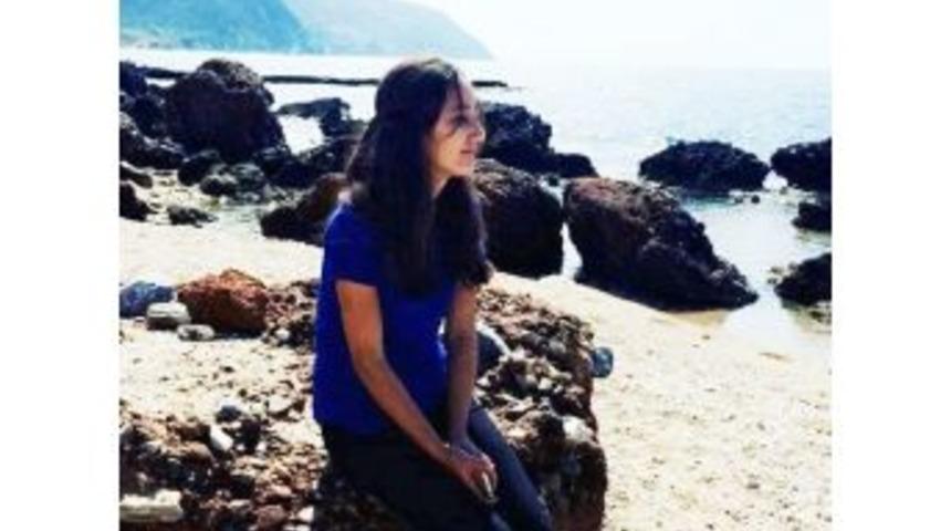 Otomobilin &Ccedil;arptığı 16 Yaşındaki Gen&ccedil; Kız &Ouml;ld&uuml;