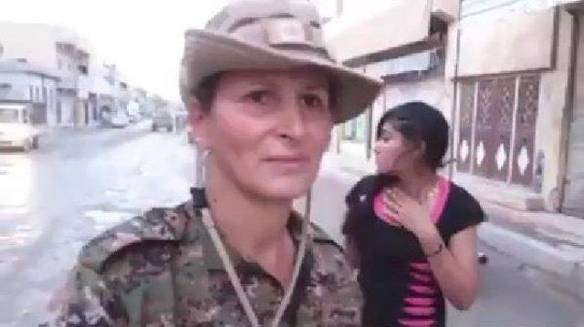 Ypg'ye Katılan Kanadalı Manken Kobani'de Ortaya Çıktı