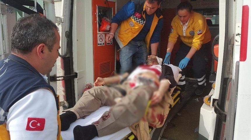 Camide M&uuml;ezzine Bı&ccedil;aklı Saldırı