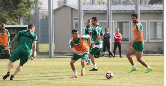 Bursaspor’Da Adnan Örnek Ilk Antrenmanına Çıktı