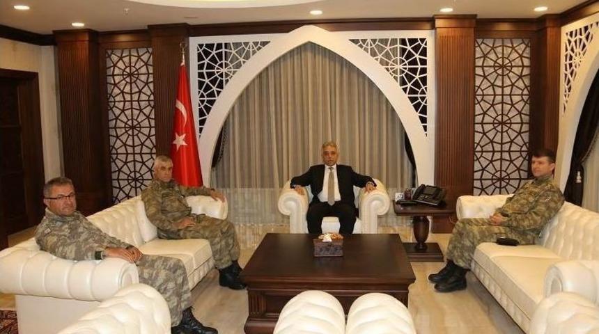 Korgeneral &Ccedil;etin&rsquo;den Vali Toprak&rsquo;a Ziyaret