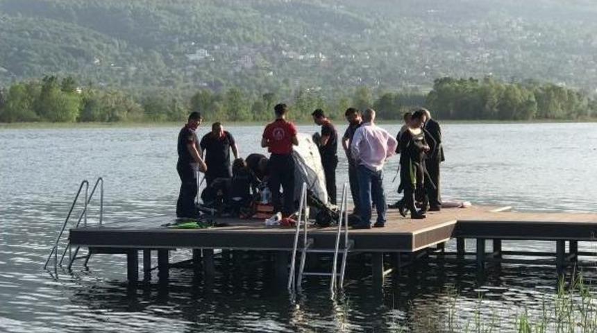 Dalgıçların Sudan Çıkardığı Genç Kalp Masajı Ile Hayata Döndü