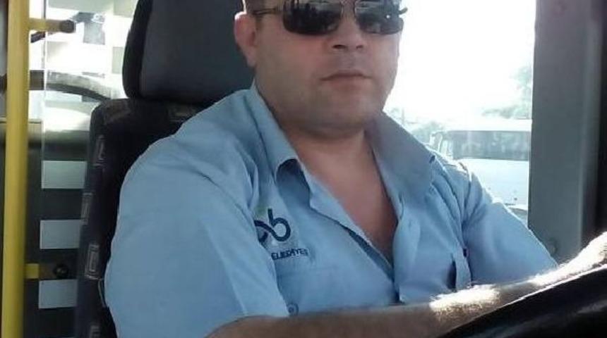 Kadın Yolcu, Halk Otob&uuml;s&uuml; Şof&ouml;r&uuml;n&uuml; Bı&ccedil;akladı