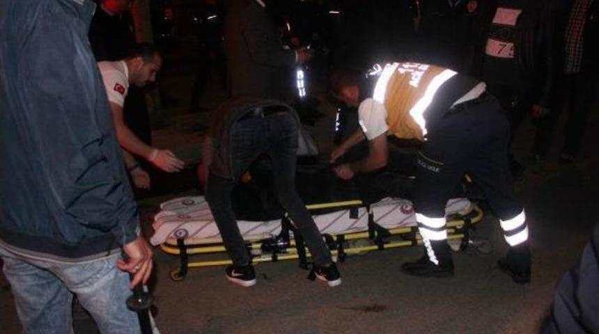 İki Grup Arasında Bı&ccedil;aklı Kavga: 6 Yaralı