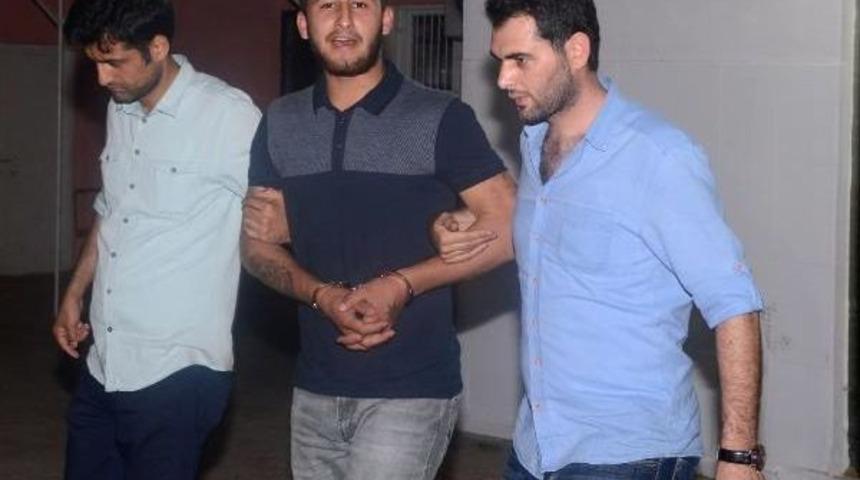 Sahte Kimlikle Yakalanan Cezeavi Firarisi: &Ccedil;ek D&uuml;şmanlarım Yakışıklı G&ouml;rs&uuml;n