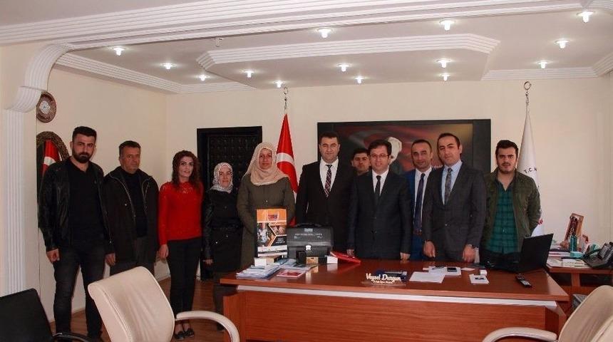 Hakkari&rsquo;de &lsquo;&ccedil;i&ccedil;ekler Solmadan&rsquo; Projesi