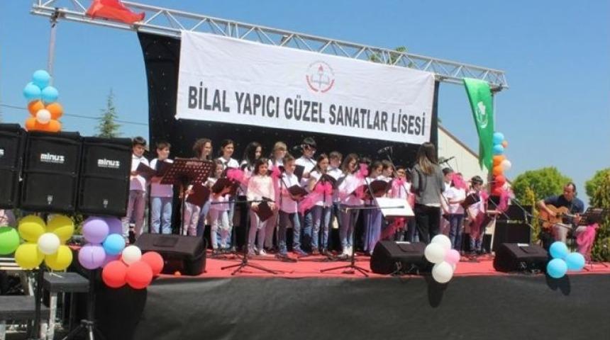Bilal Yapıcı G&uuml;zel Sanatlar Lisesinde Korolar Şenliği