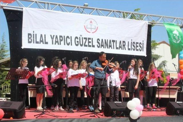 Bilal Yapıcı Güzel Sanatlar Lisesinde Korolar Şenliği