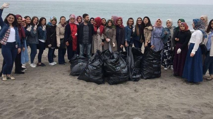 Sahilden &Ccedil;uval &Ccedil;uval &Ccedil;&ouml;p Toplandı