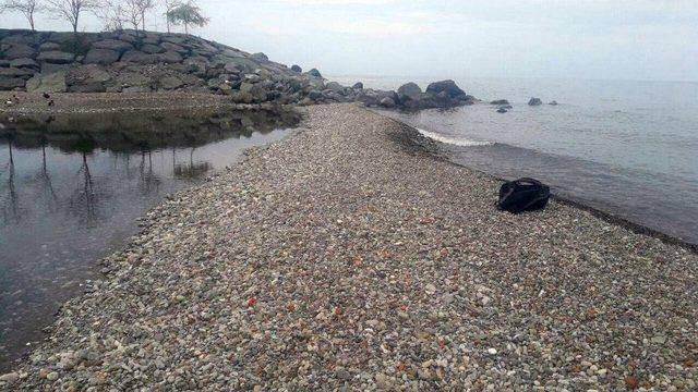 Rize’de Balıkçı Barınağı Girişi Kapandı