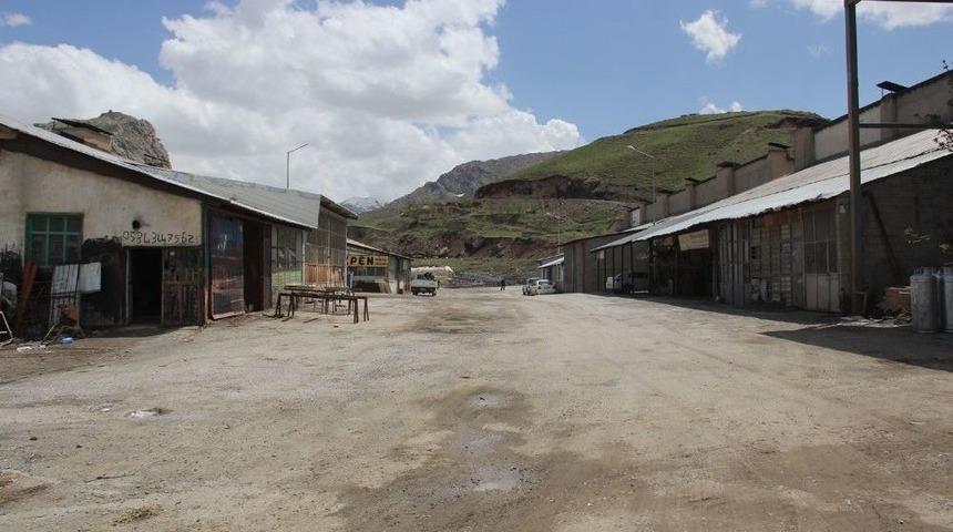 Sanayi Sitesi Esnafı Zor G&uuml;nler Yaşıyor