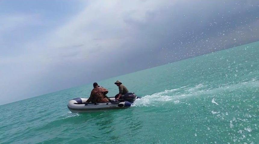 Beyşehir G&ouml;l&uuml;&rsquo;nde Şişme Botla Olta Avı Yapan 9 Kişi Yakalandı