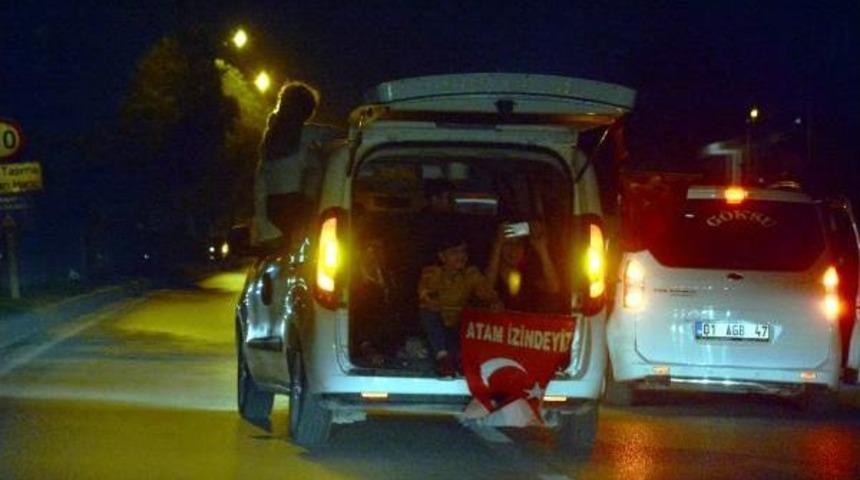 Adana'da Asker Uğurlama Coşkusu