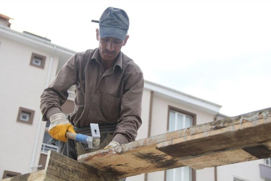 (&ouml;zel Haber) Iraklı Gazeteci &Uuml;lkesine D&ouml;nebilmek İ&ccedil;in Savaşın Bitmesini Bekliyor