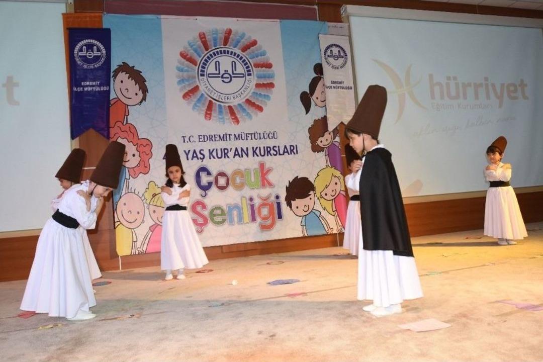 Kur&rsquo;an Kursu &Ouml;ğrencilerinin Mezuniyet Şenliği