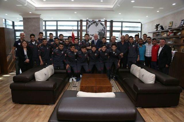 Başkan Kurt: “hedefimiz Profesyonel Sporcular Çıkarmak” 1