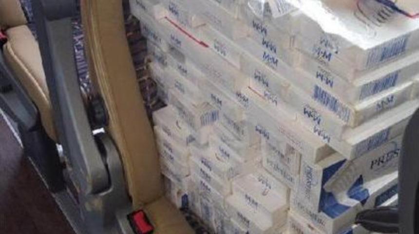 Yolcu Otob&uuml;s&uuml;nden 12 Bin 500 Paket Ka&ccedil;ak Sigara &Ccedil;ıktı