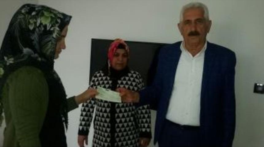 Sendika &Uuml;yesinin Ailesine 30 Bin Tl Destek