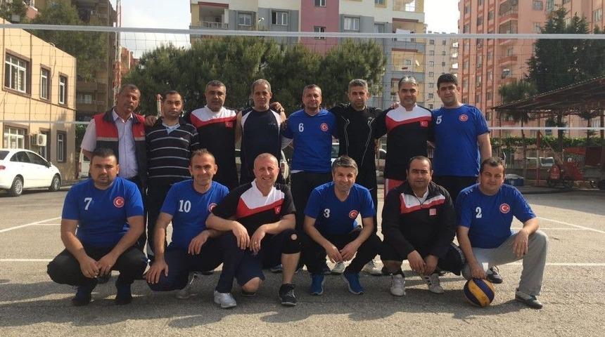 İtfaiyeciler Arası Voleybol Turnuvasında Birinci Olan Takıma Ko&ccedil; Verilecek