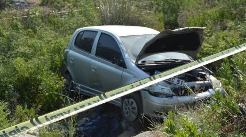 Otomobil &Ccedil;arpan Yaya &Ouml;ld&uuml;, S&uuml;r&uuml;c&uuml; Yaralı