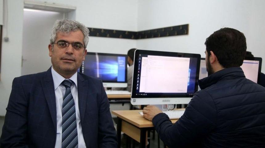 T&uuml;rkiye&rsquo;deki Siber G&uuml;venlikte Uzman A&ccedil;ığının Kapatılması &Ccedil;alışmaları