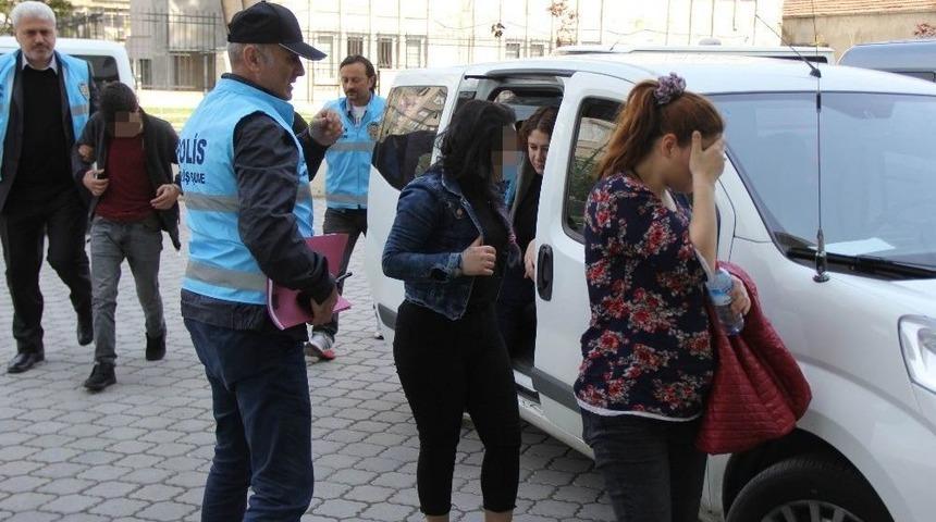 Zorla Fuhuş Yaptırmaya 4 G&ouml;zaltı