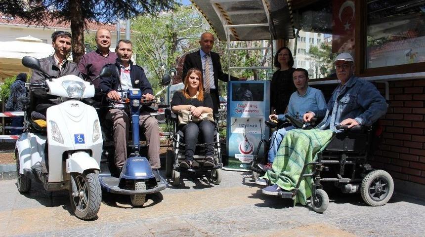 Engelliler &Ccedil;arşıda Gezerken Artık Yolda Kalmayacaklar