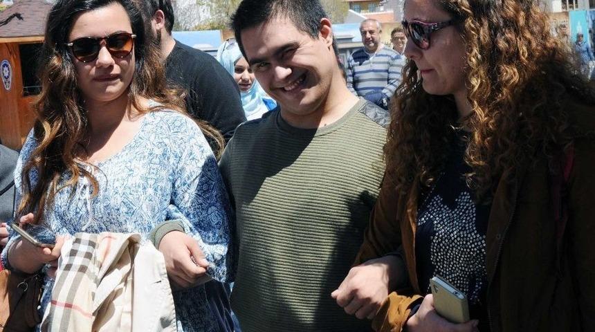 Yenimahalle Belediyesinden Engelliler Ve Ailelerine Konya Gezisi