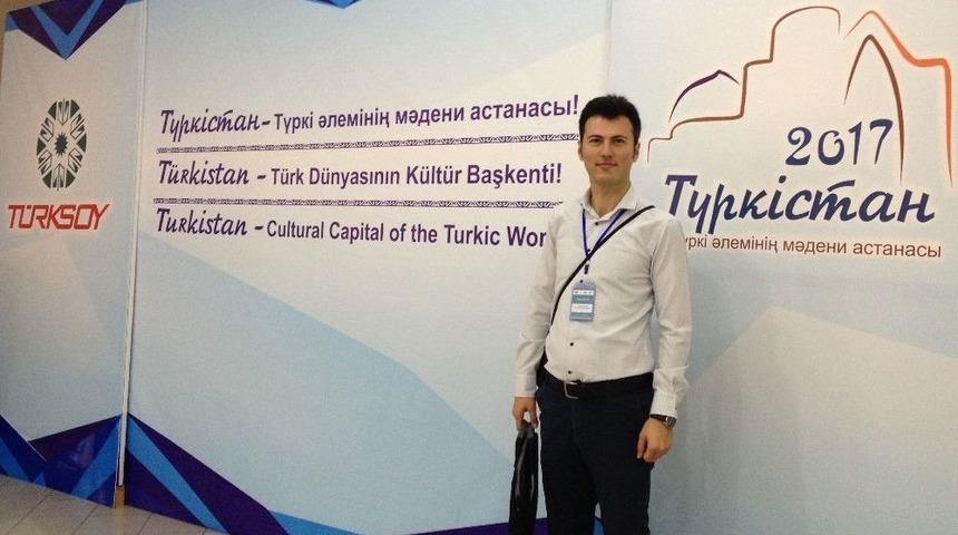 Dp&uuml; &Ouml;ğretim G&ouml;revlisi Ahmet &Ouml;zkan, &rsquo;t&uuml;rk D&uuml;nyasının Geleceği, Fırsatlar Ve Tehditler&rsquo; Temalı Kongrede Sunum Yaptı