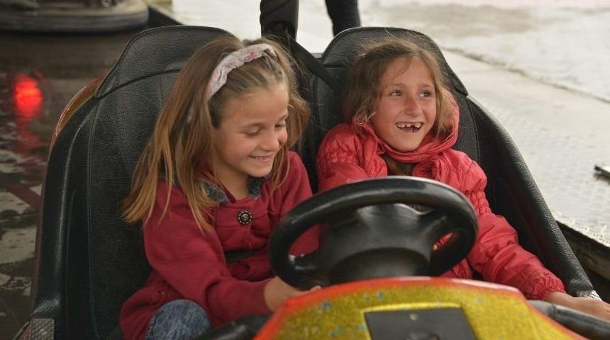 &Ccedil;ermikli &Ccedil;ocuklar Sinema Ve Lunapark Keyfi Yaşadı