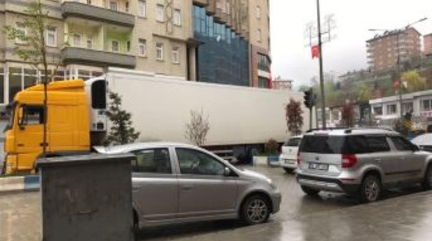 Hakkari&rsquo;de Otopark Sorunu B&uuml;y&uuml;yor