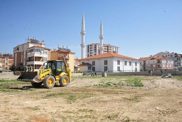 Aksaray Belediyesi, Çeltek Mahallesi’ne Yeni Park Yapıyor