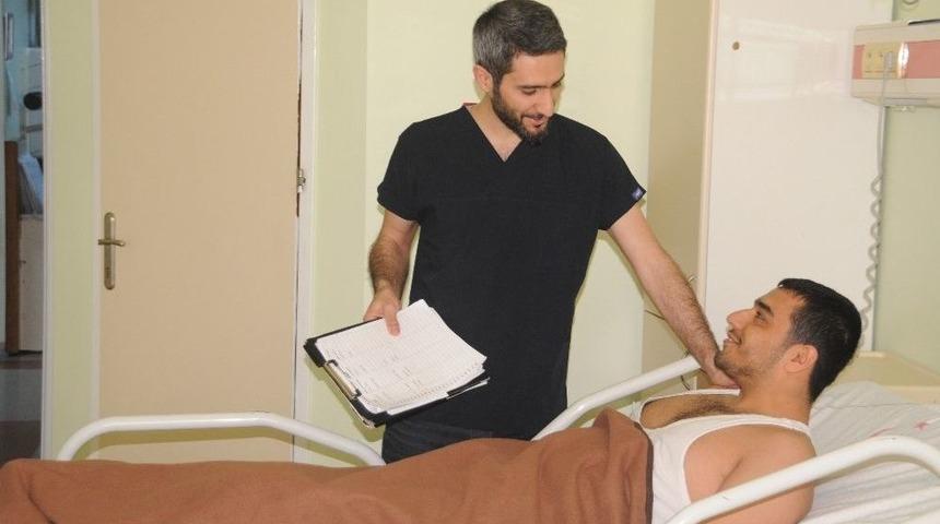 Bayburtlu Gen&ccedil; Doktor Kendini Cizrelilere Adadı