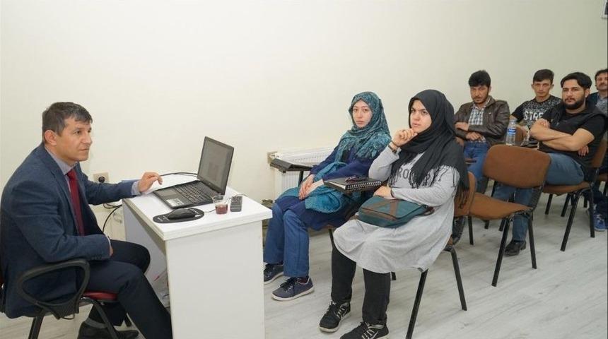 Ev Ve S&uuml;s Hayvanları Yetiştiriciliği Eğitimi Başladı